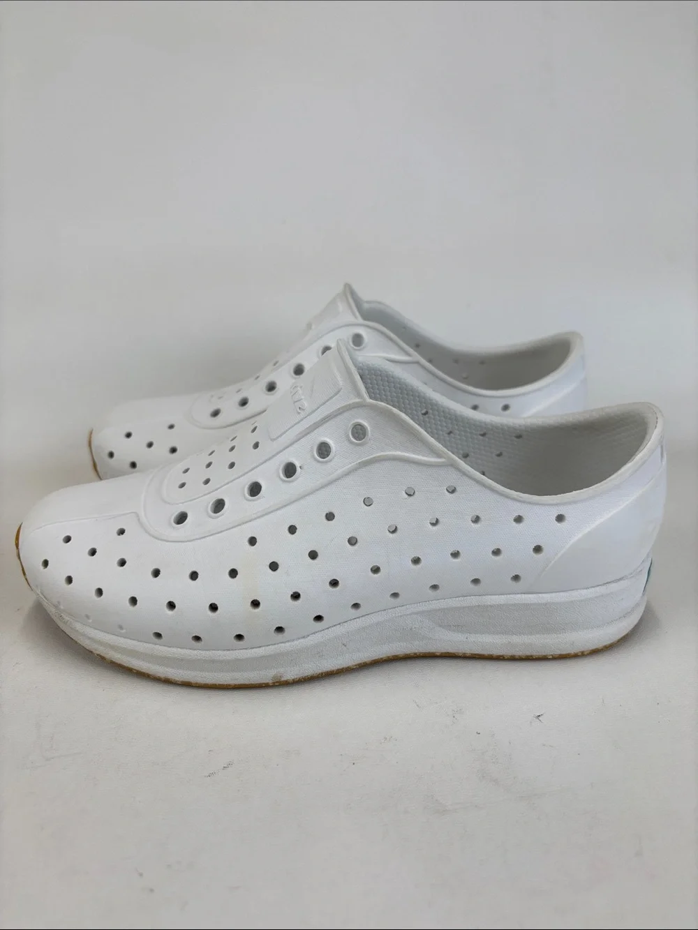 NATIVE Robbie Sugarlite Kids Shoes White Waterproof Slip-On Size J1